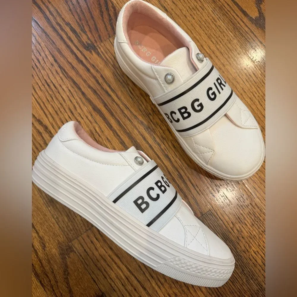 BCBG GIRLS White Large Logo Slip On Sneakers Pearl Details Sz 3 Like New